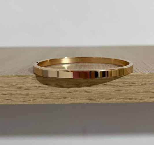 MABEL PUÑERA SIN DIJE