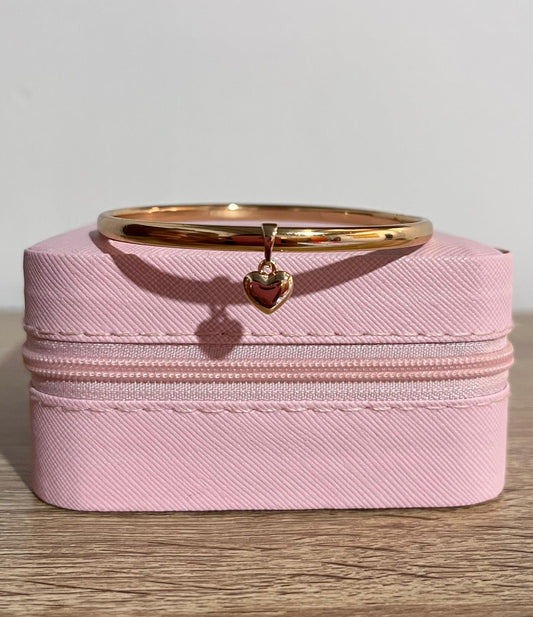 MABEL PUÑERA CON CHARM